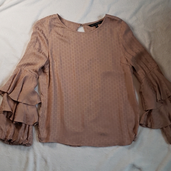 NWOT. Supply and Demand top - Picture 3 of 10